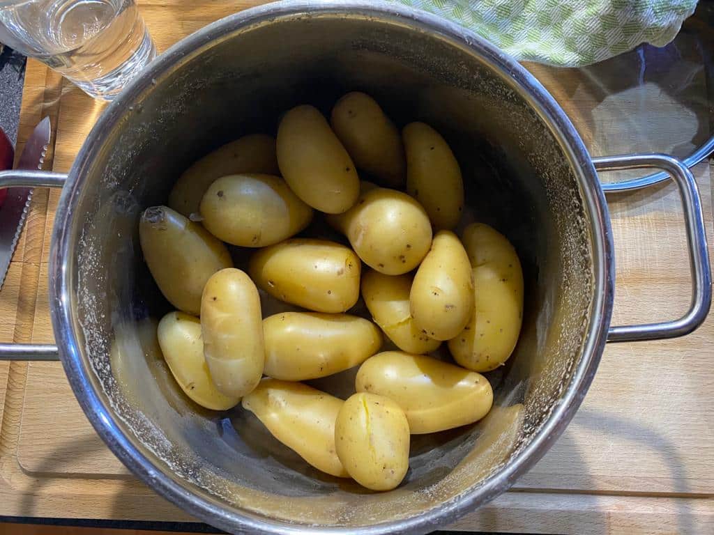 Boiled baby potatoes